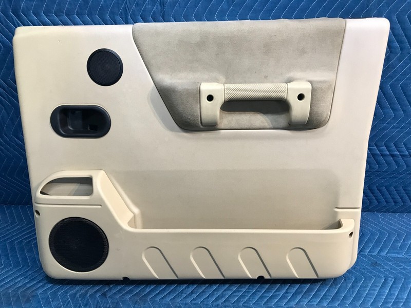 99-04 Land Rover Discovery 2 OEM Right RH Passenger Front Door Panel Beige