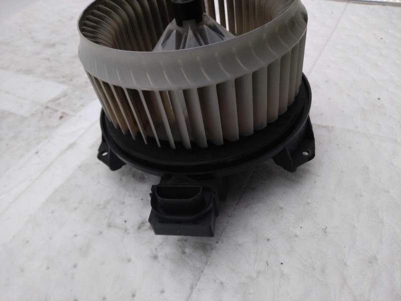 2010 Dodge 1500 Pickup HVAC Blower Motor OEM 68048905AB Used 145K Miles