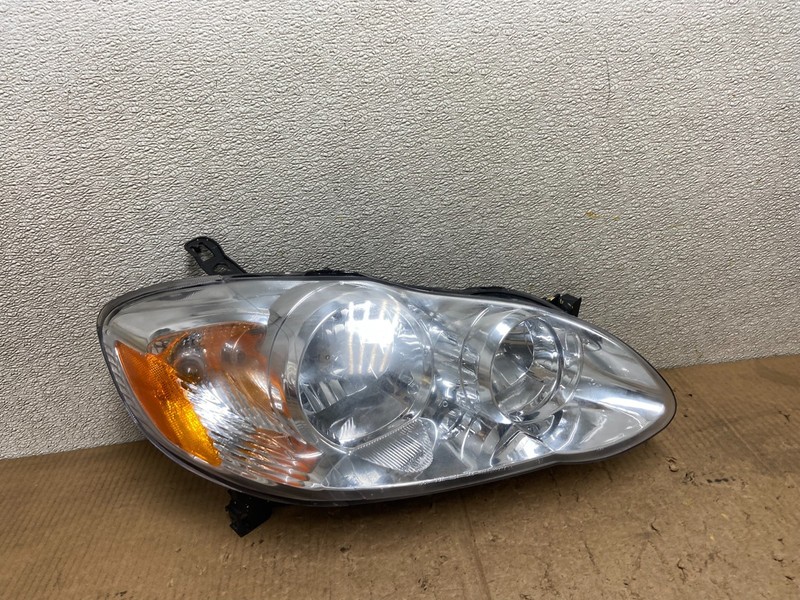 2005 to 2008 Toyota Corolla Right Passenger RH side Headlight AA8234 DW