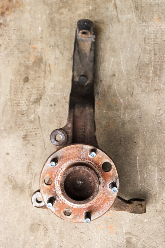 98-02 Camaro SS Z28 Firebird Firehawk RH Passenger Front Spindle OEM *USED*
