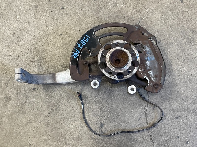 13-16 Mercedes SL550 SL400 R231 Front Right Spindle Knuckle Hub RWD 1587 OEM