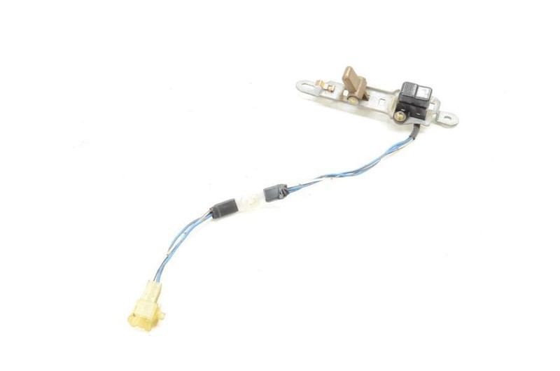 1986-1988 Toyota Supra MK3 7MGE Passenger Right Side Door Lock and Window Switch