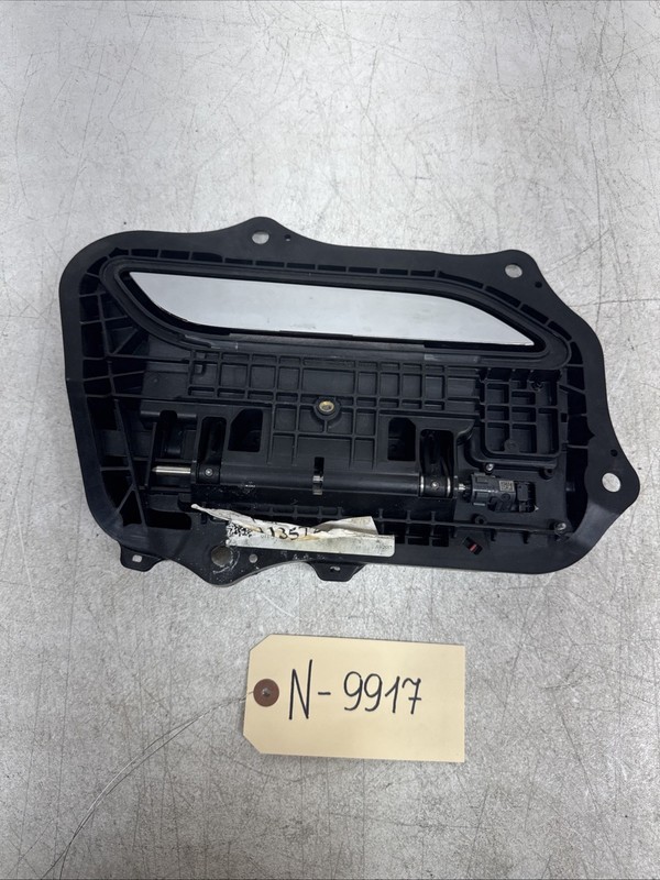 12-16 OEM Tesla Model S Front Right Passenger Exterior Door Handle 9917 B151