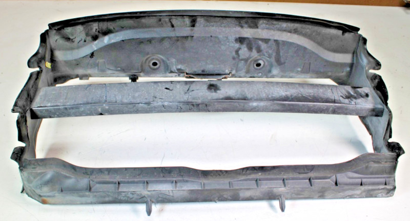 10-16 Land RoverL320 LR4 Radiator Support Air Duct Deflector Baffle OEM