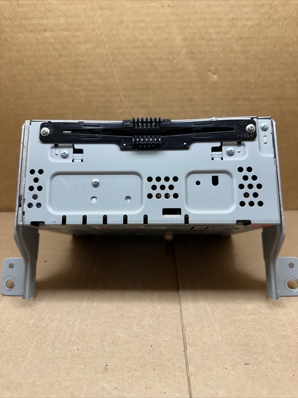 2017-2019 Ford Taurus Radio Stereo Receiver Disc Reader DG1T-19C107-LE
