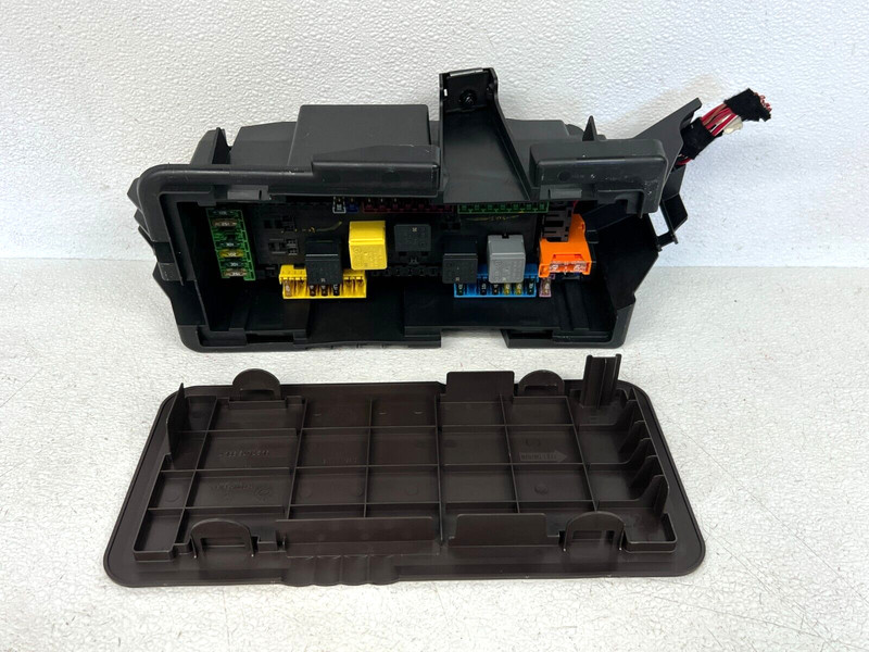 ⭐2017-2019 MERCEDES-BENZ GLS-CLASS REAR TRUNK CARGO FUSE JUNCTION BOX LOT2444
