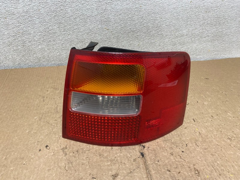 2001-2005 Audi A6 Wagon Right Passenger RH Side Tail Light Oem V3245 DW