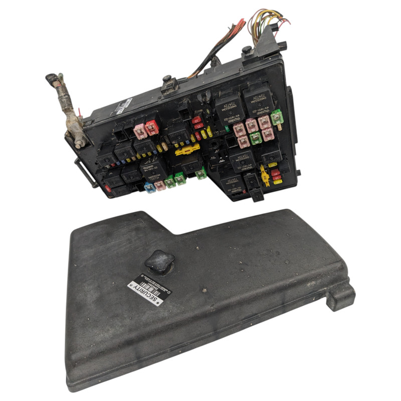 2008-2011 Dodge Dakota 3.7L Engine Fusebox Fuse Box Relay Module 04692211AA OEM