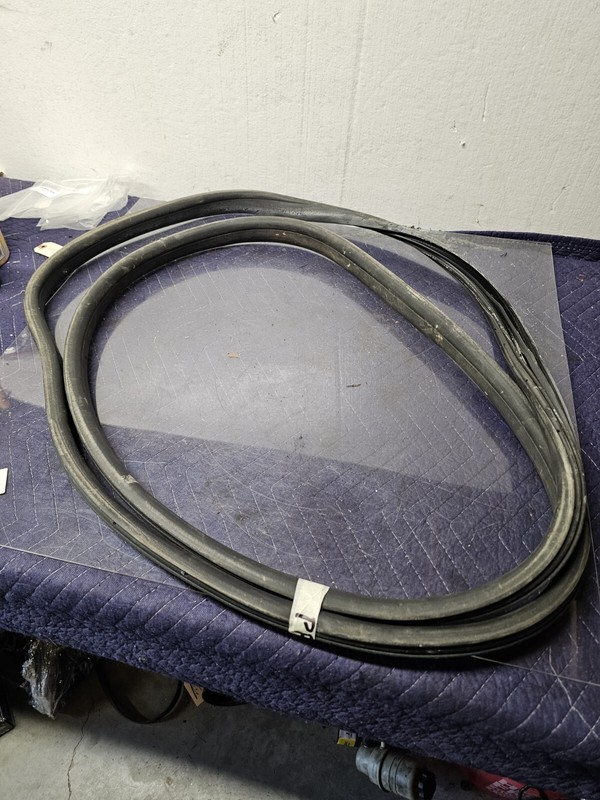 2014 - 2023 FORD TRANSIT CONNECT REAR RIGHT DOOR SEAL BODY WEATHERSTRIP OEM