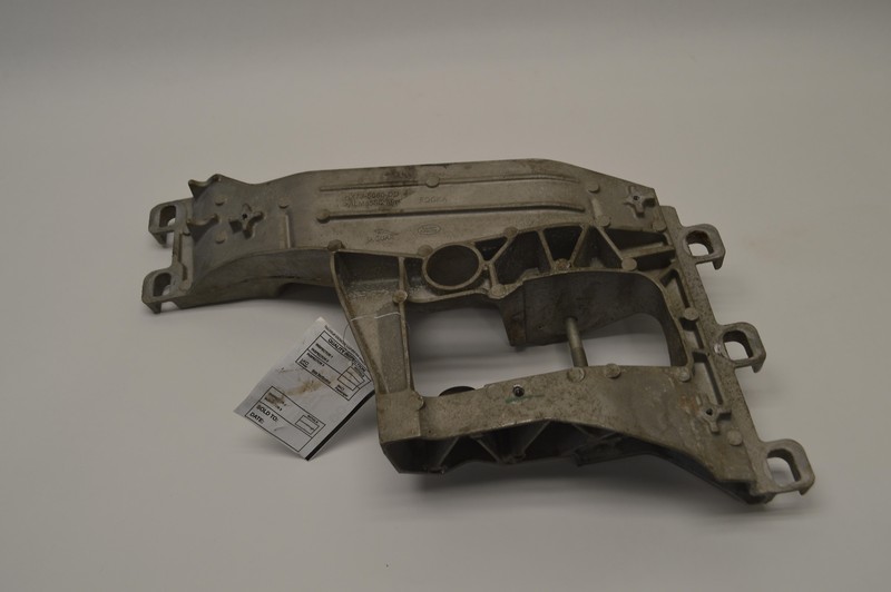 2018-2019 JAGUAR F-PACE 2.0L TRANSMISSION GEARBOX MOUNT BRACKET SUPPORT OEM