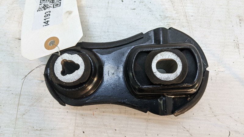 Engine Torque Rod Mount Bracket 2013 Lincoln MKT 3.5L