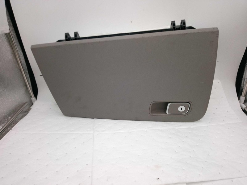 2018 Genesis G80 Glove Box Door White Used 6757473 63000 Miles