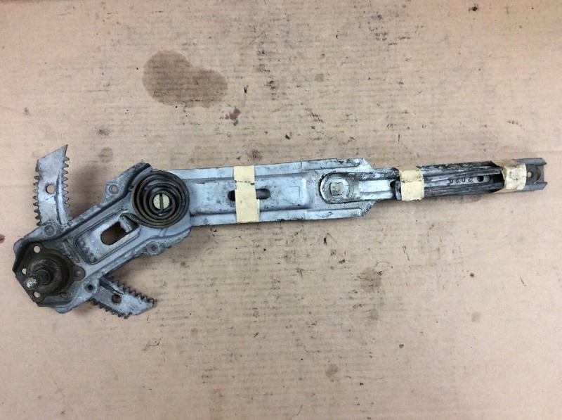 82 83 84 85 Accord 3DR DX Left Door Window Manual Regulator Assy Used OEM