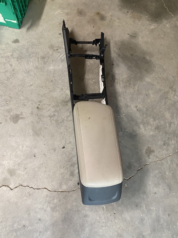 2016 Kia Optima LX Console OEM 84601-D5000FG4