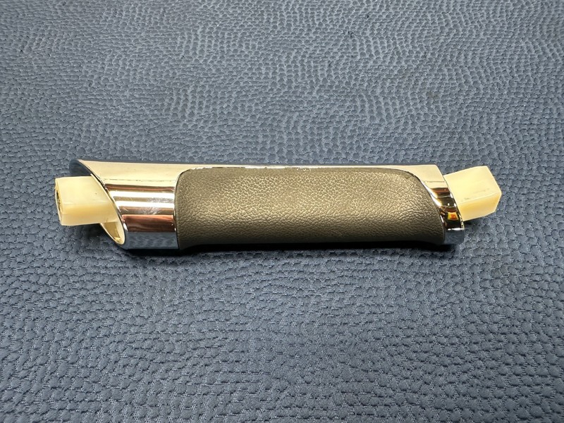 07-10 Saturn Sky Right Passenger Side Interior Door Grab Pull Handle Chrome OEM