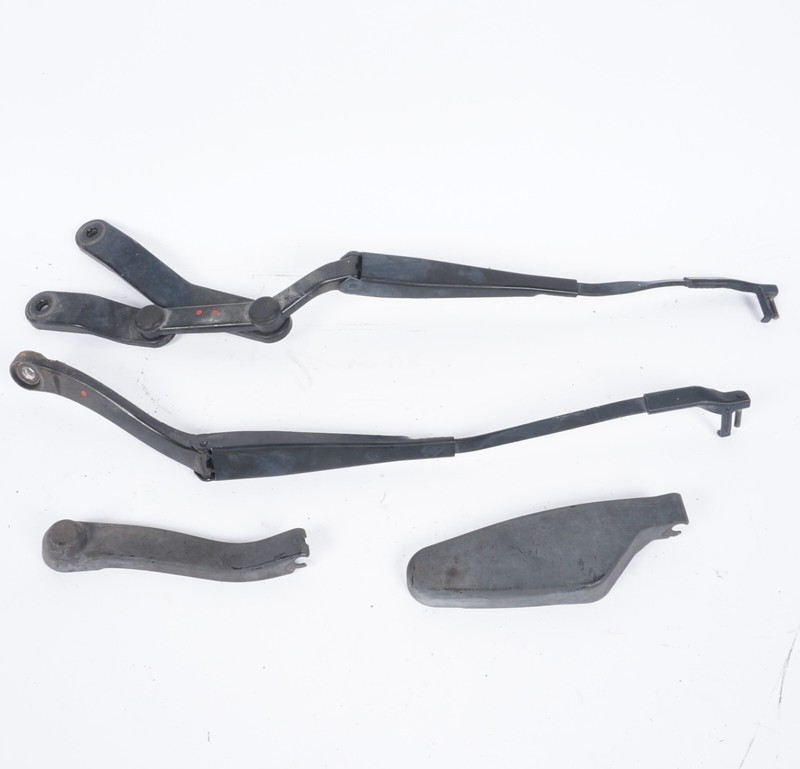12-14 Mercedes C250 C300 w204 Front Left & Right Windshield Wiper Arm Set OEM