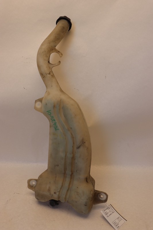 2013-2020 KENWORTH T680 FRONT WINDSHIELD WASHER FLUID WATER RESERVOIR OEM