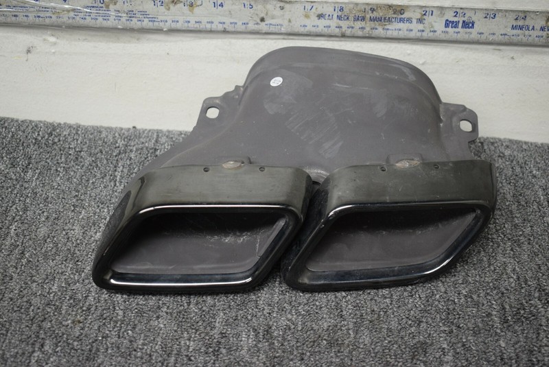 2015-2018 MERCEDES BENZ C 300 REAR EXHAUST TAIL PIPE FACTORY OEM