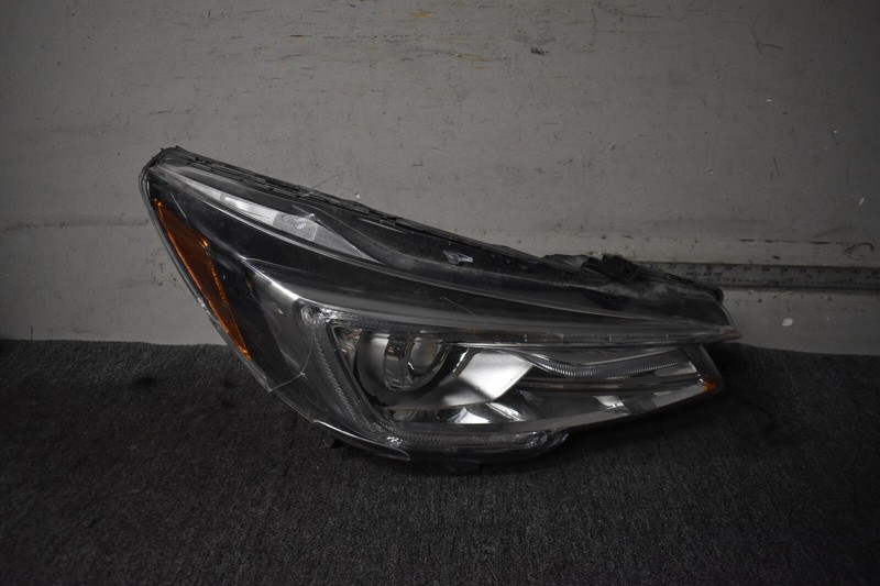 2018-2019 SUBARU OUTBACK LEGACY RIGHT SIDE HEADLIGHT FACTORY OEM