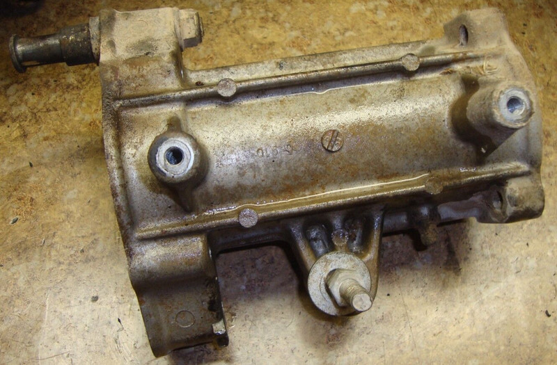 1984 Suzuki LT185E LT185 LT 185 ATV QuadRunner Rear Back Axle Carrier Housing 84
