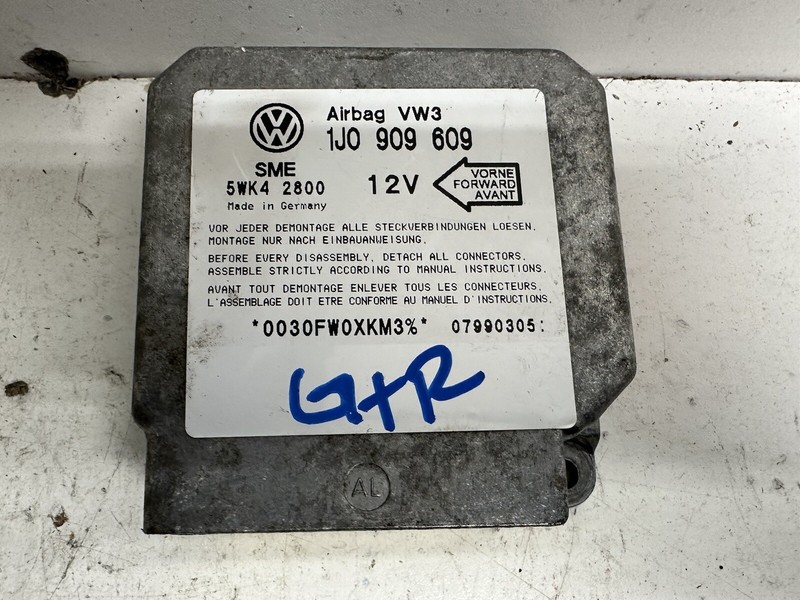 1998-1999 Volkswagen Beetle Occupant Module Computer ID: 1J0909609