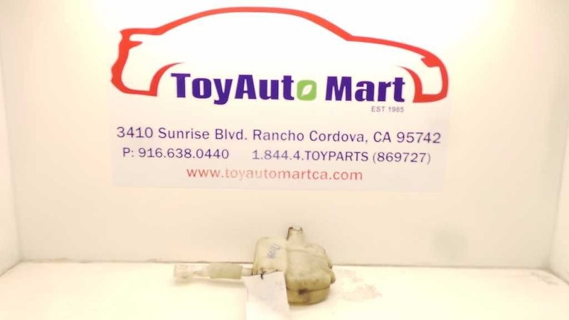 99 00 01 02 03 ACURA TL WINDSHIELD WASHER RESERVOIR WITHOUT LID AND MOTOR