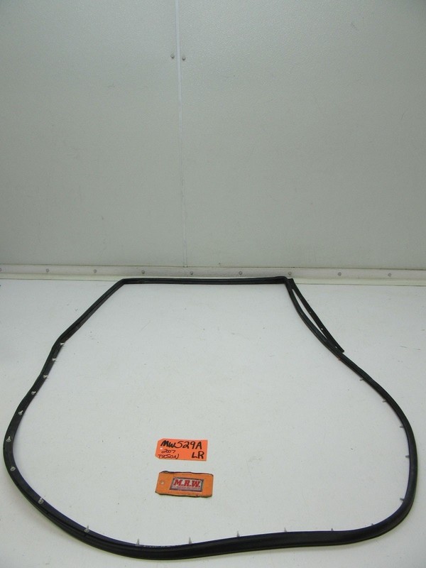 for 05-09 TUCSON LEFT DRIVER REAR DOOR WEATHER RUBBER SEAL STRIP LR L CLIPS DOOR