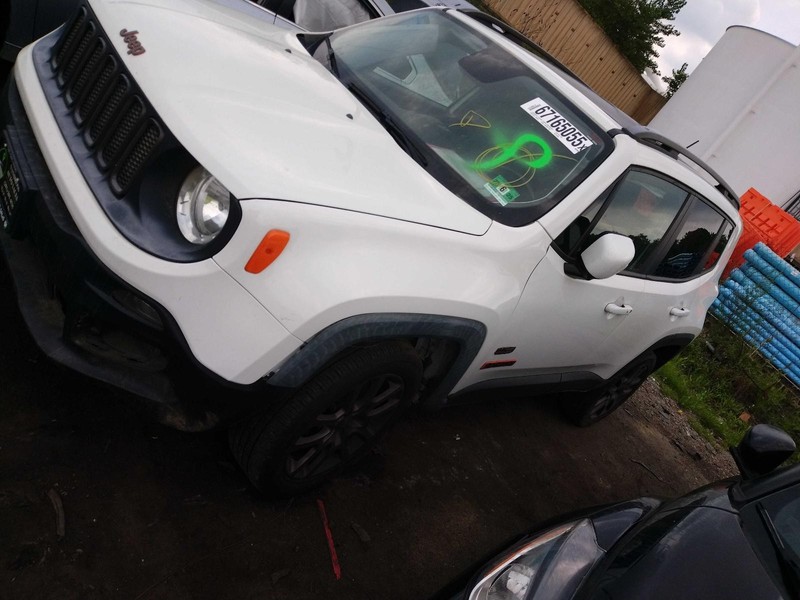 2016 Jeep Renegade White Bumper Impact Bar OEM 68247223AA 119K Miles