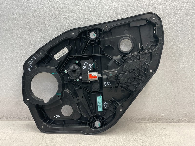 18 19 20 Genesis G80 Rear Right Passenger Door Window Regulator Motor 1617 OEM