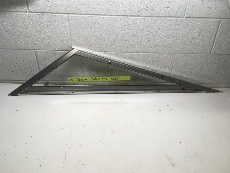 Z7 1991 Thompson Calae 175 Boat Windshield Passenger Left Port
