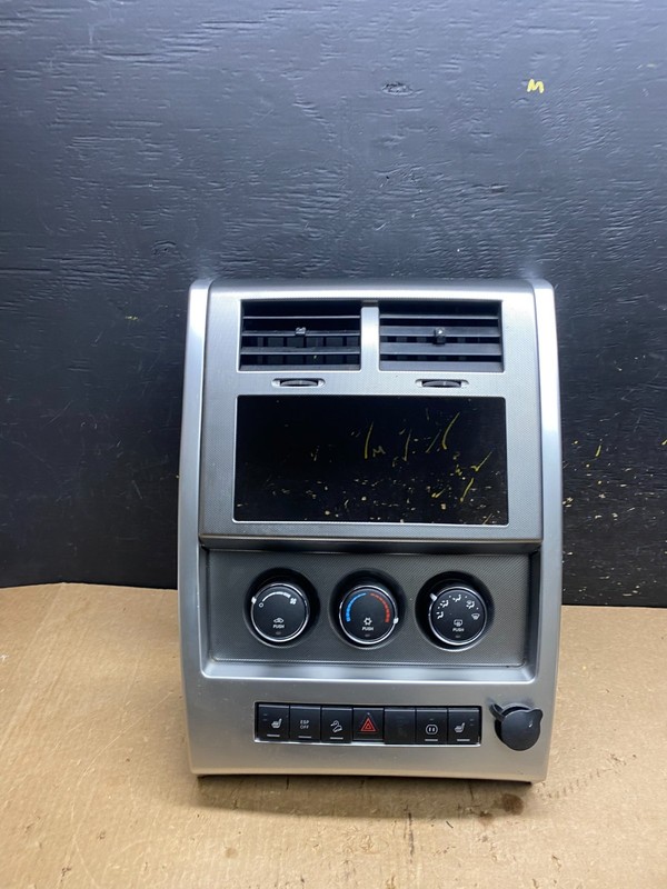2008 to 2012 Jeep Liberty Dash Climate Temperature Control Radio Bezel Z4441 DG