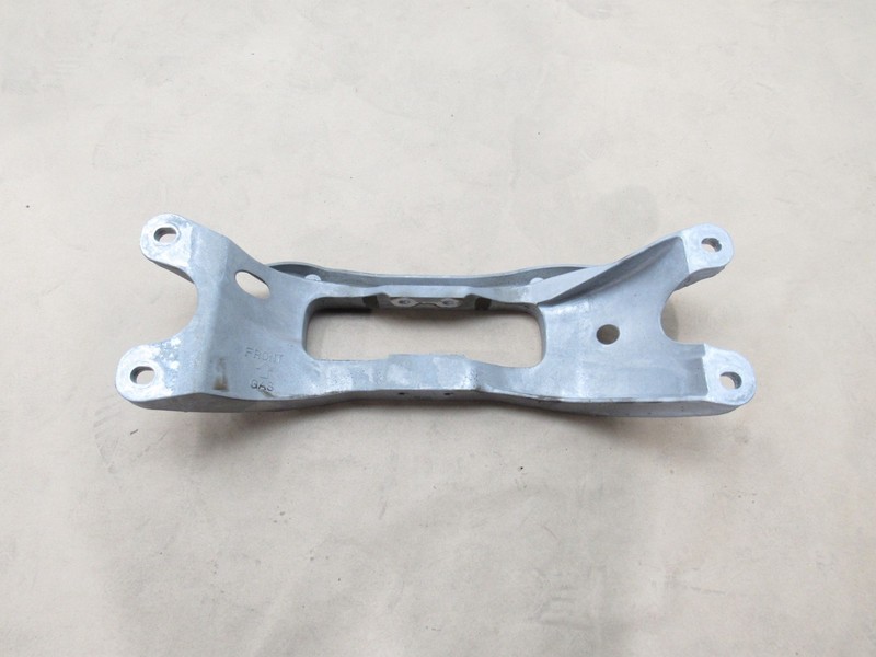 Lincoln Aviator 2021 3.0L RWD Transmission Crossmember Mount Bracket 19-25 *