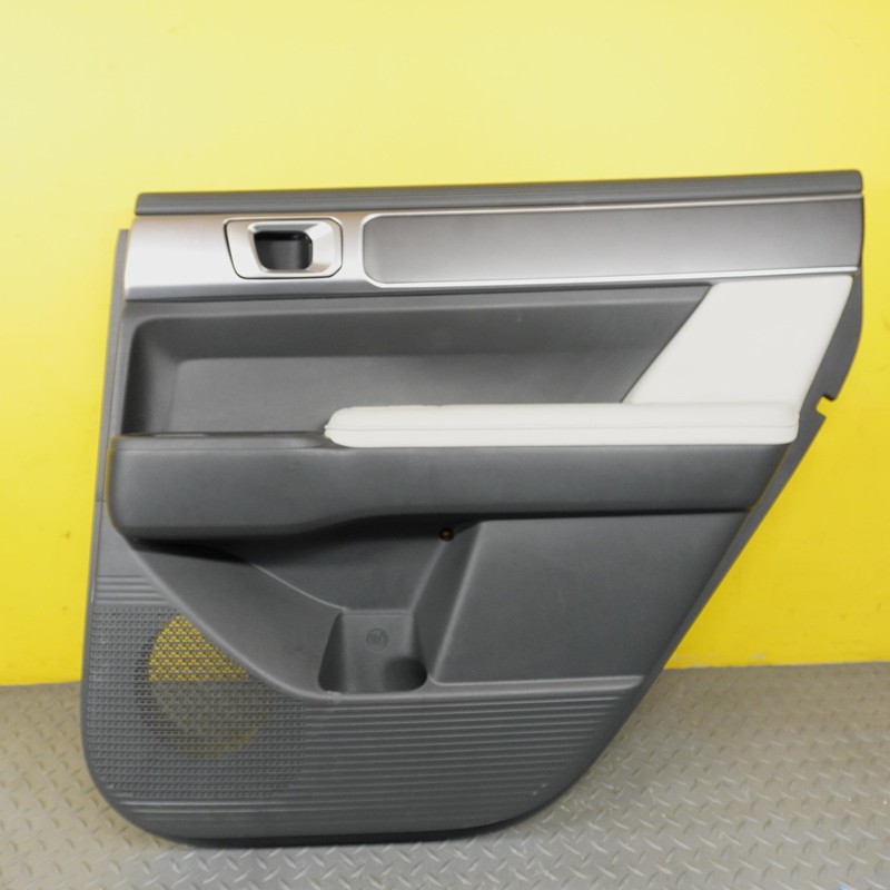 2024-2025 HYUNDAI SANTA FE REAR RIGHT SIDE DOOR TRIM COVER PANEL OEM 83320R6000