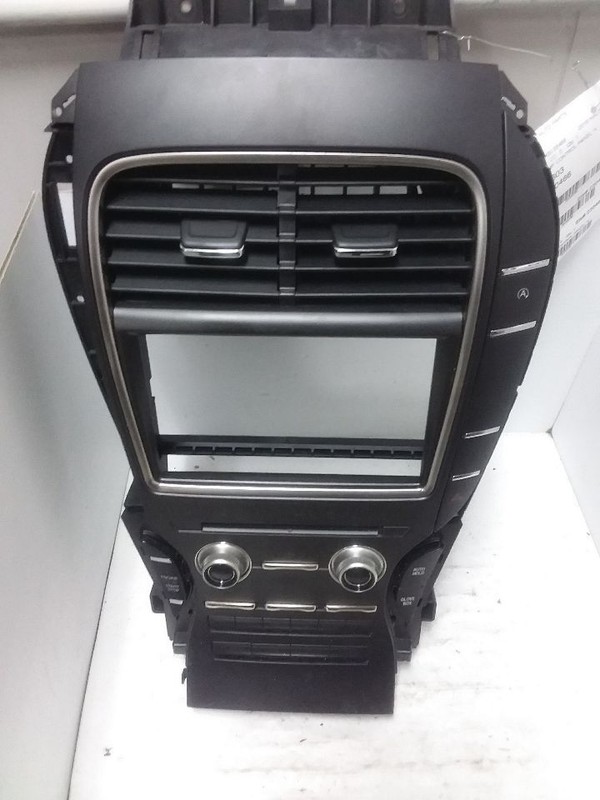 Radio And Temperature Control Panel 2019-2020 Lincoln Nautilus KA1T-18E245-HE