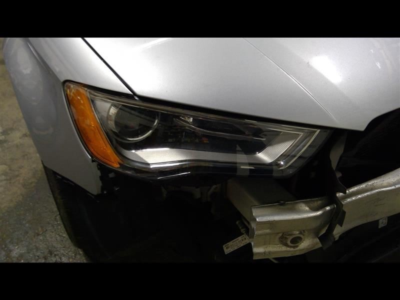 Passenger Headlight Xenon HID Self Adjusting Opt 8Q3 Fits 15-16 AUDI A3 982573