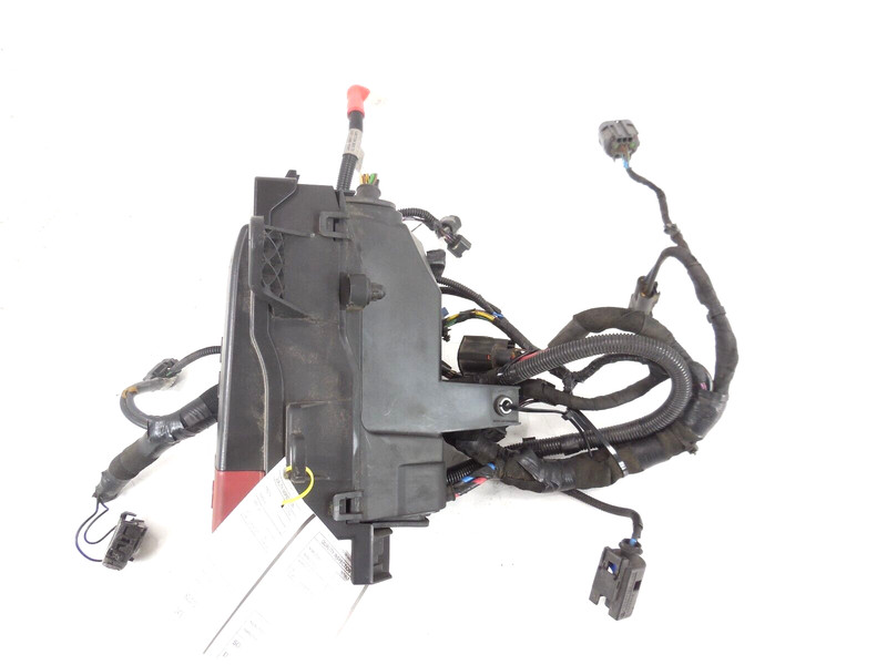 2017-2019 Jaguar XE 2.0L Diesel Engine Relay Fuse Box OEM GX73-14A076-AA