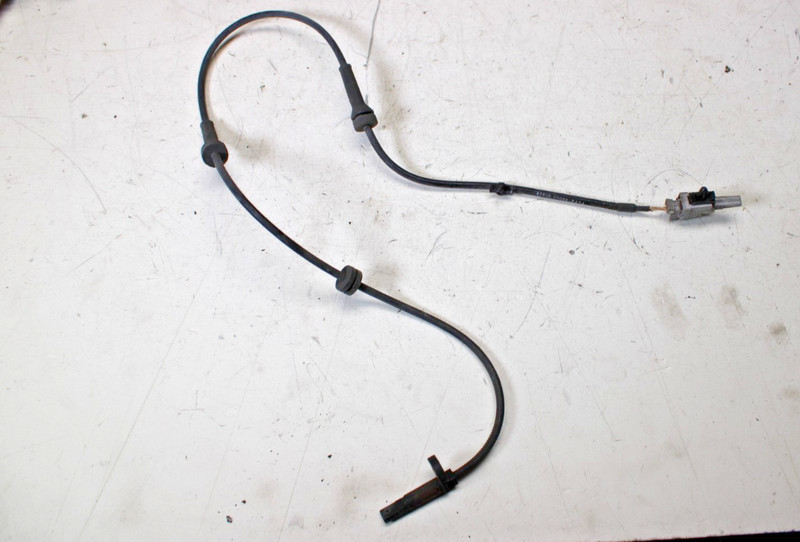 Genuine Infiniti 2003-2008 FX35 FX45 Base Wheel Speed Sensor Front 47910-CG00A