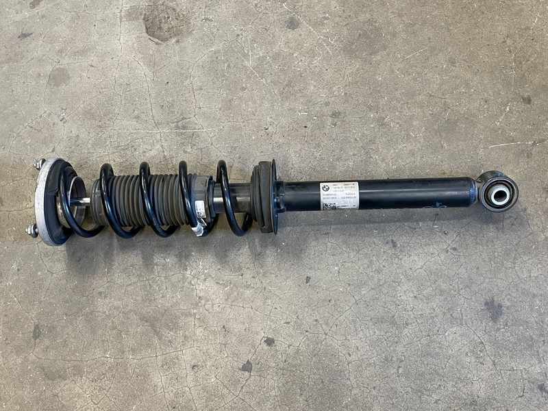 17-19 BMW G30 540i 530i Rear Right Passenger Shock Strut Absorber RWD 1649 OEM