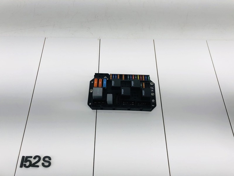 10-12 RANGE ROVER HSE 5.0L V8 ENGINE COMPARTMENT FUSE & RELAY BOX HOLDER OEM