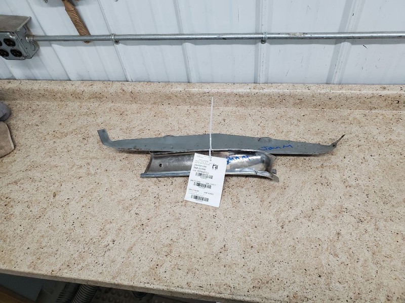 THUNDERBI 1959 Front Door Trim Panel 305927