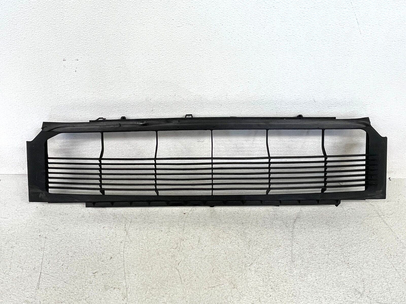 ⭐2016-2020 TESLA MODEL S FRONT LOWER BUMPER TRIM GRILLE VENT OEM LOT2387