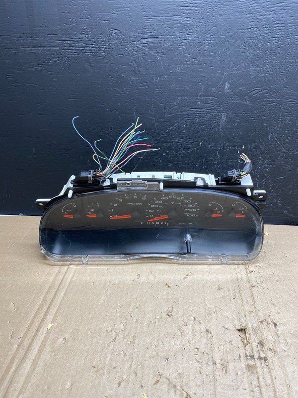 2006 Ford E350 Gauge Speedometer Cluster OEM AB9125 DG