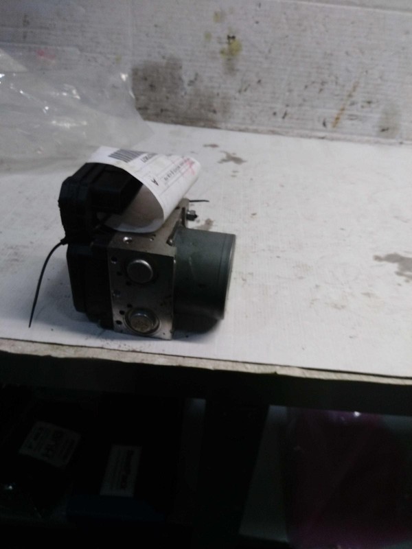 2017 Toyota RAV4 ABS Pump & Motor Assembly OEM 2.5L 84000 Miles Grey