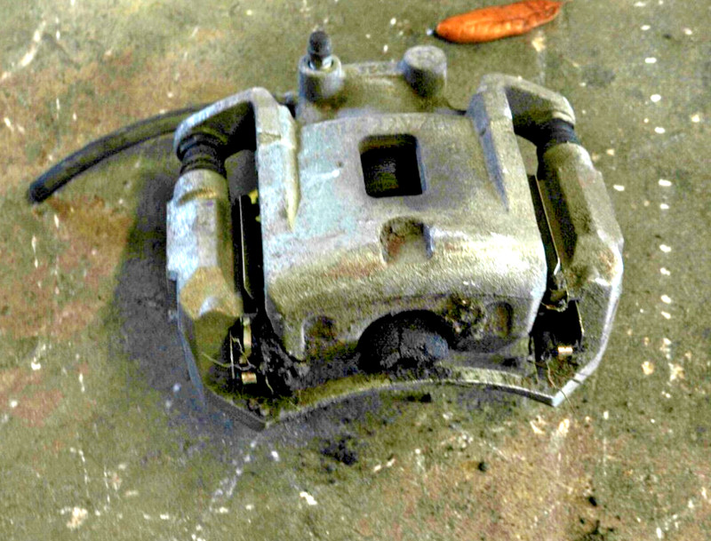 2020 - 2025 NISSAN SENTRA FRONT RIGHT PASSENGER SIDE DISC BRAKE CALIPER OEM