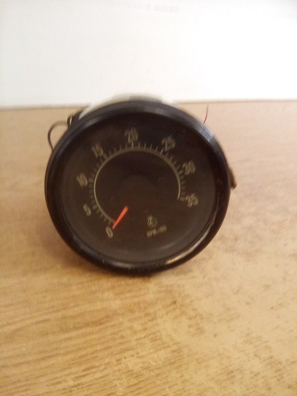International 7STW3047H1 Tachometer