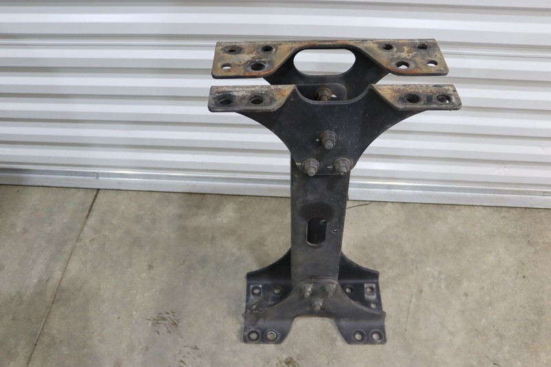 2017-2024 INTERNATIONAL LT625 CUMMINS FRAME CROSSMEMBER MOUNT 4051657C2 OEM