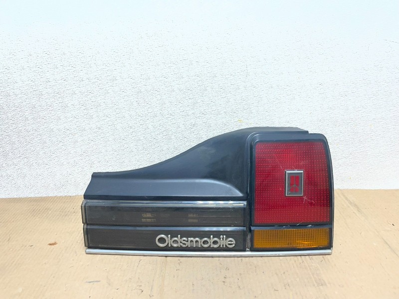 1987 1988 Oldsmobile Calais Right Passenger Side Tail Light AA6561