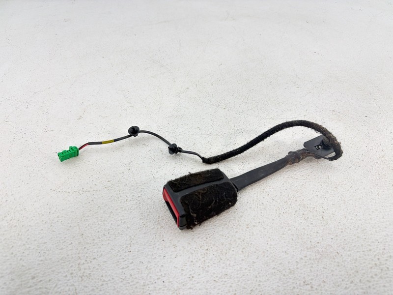 2017-2018Jeep Renegade Front Left Seat Beltbucket buckle oem