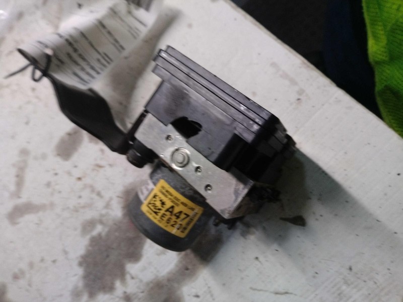 2020 Hyundai Elantra ABS Pump & Motor Assembly OEM 58910F2620 62K Miles
