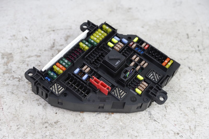 2015 - 2017 BMW X3 REAR POWER DISTRIBUTION FUSE BOX CONTROL MODULE 9315151-03